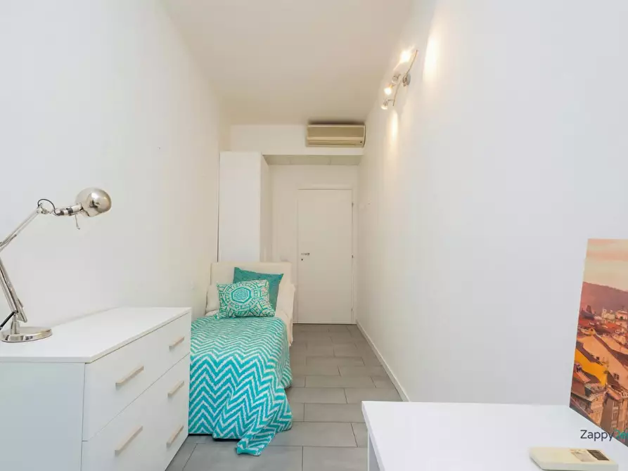 Immagine 2 di Camera in affitto  in Via Felice Casati a Milano