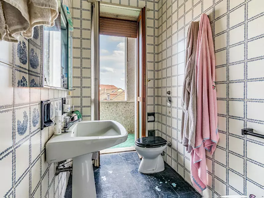 Immagine 10 di Camera in affitto  in Viale Gran Sasso a Milano