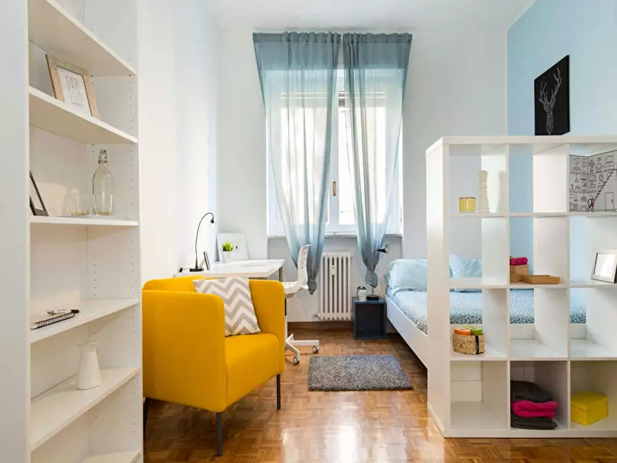 Immagine 3 di Camera in affitto  in Via dei Mandorli a Buccinasco