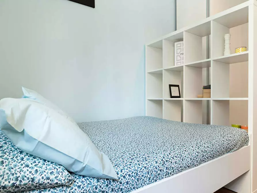 Immagine 1 di Camera in affitto  in Via dei Mandorli a Buccinasco