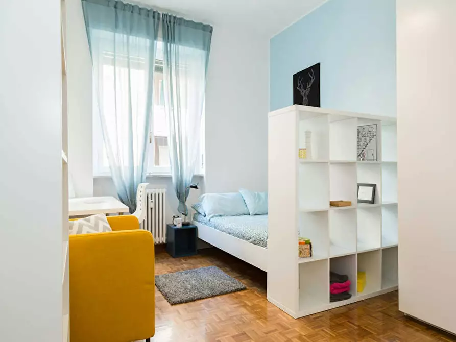 Immagine 5 di Camera in affitto  in Via dei Mandorli a Buccinasco