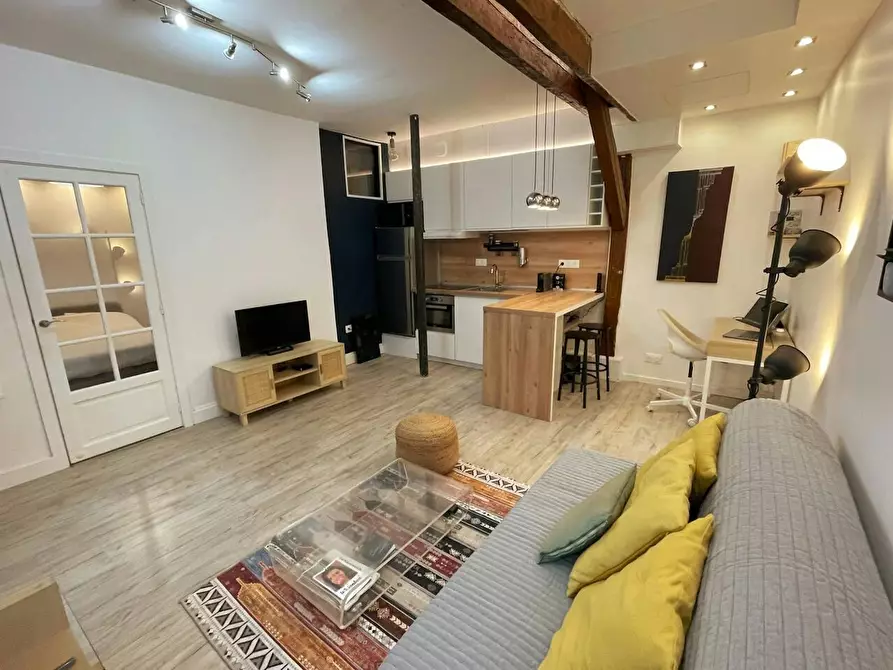 Immagine 1 di Appartamento in affitto  in Rue du Morvan a Paris