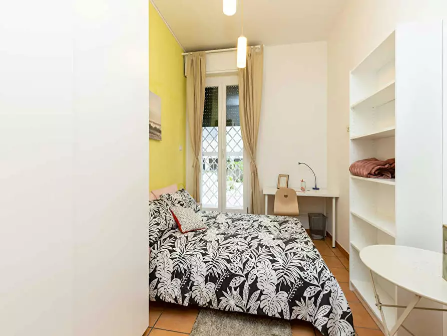 Immagine 6 di Camera in affitto  in Via Cairoli a Bologna