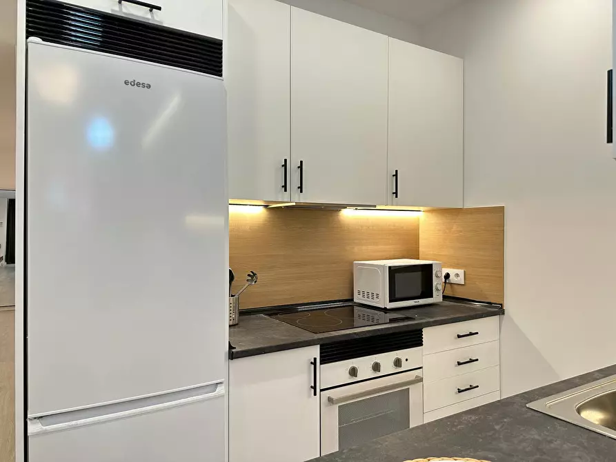 Immagine 6 di Appartamento in affitto  in Calle Alverja a Madrid