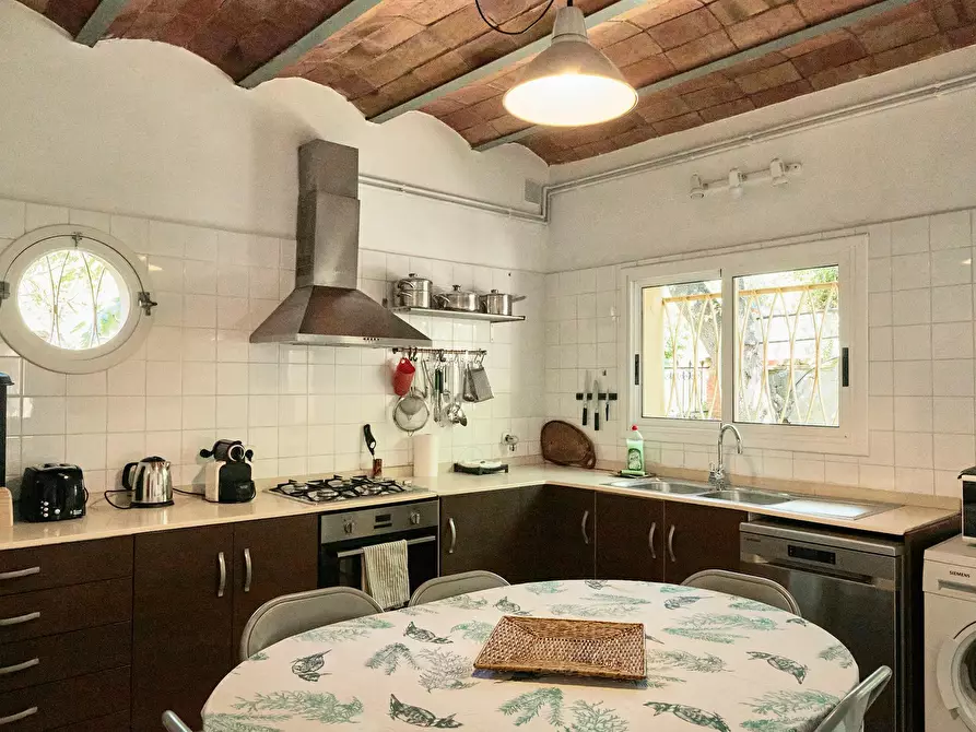 Immagine 4 di Casa indipendente in affitto  in Carrer de la Belladona a Barcelona