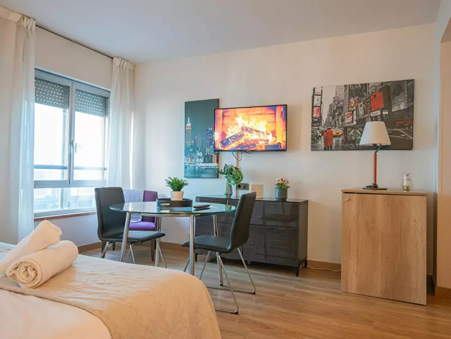 Immagine 9 di Appartamento in affitto  in Calle de Leganitos a Madrid