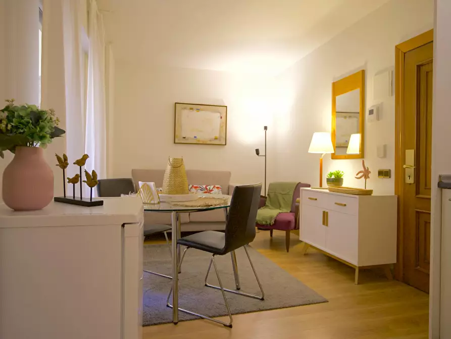 Immagine 8 di Appartamento in affitto  in Calle de Leganitos a Madrid