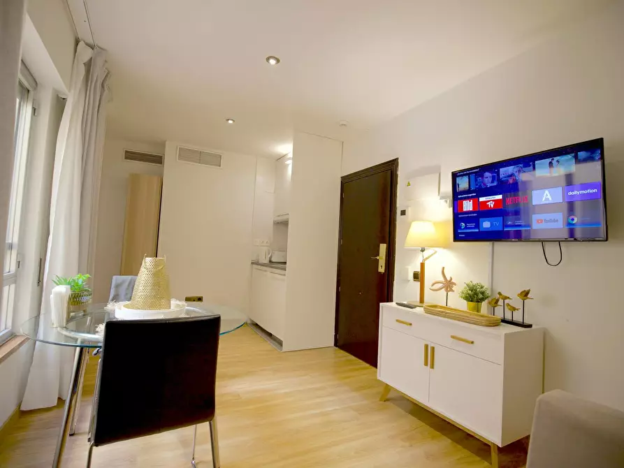 Immagine 4 di Appartamento in affitto  in Calle de Leganitos a Madrid