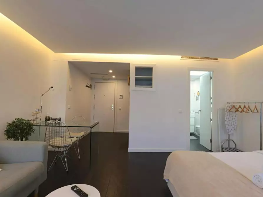 Immagine 10 di Appartamento in affitto  in Calle de Leganitos a Madrid
