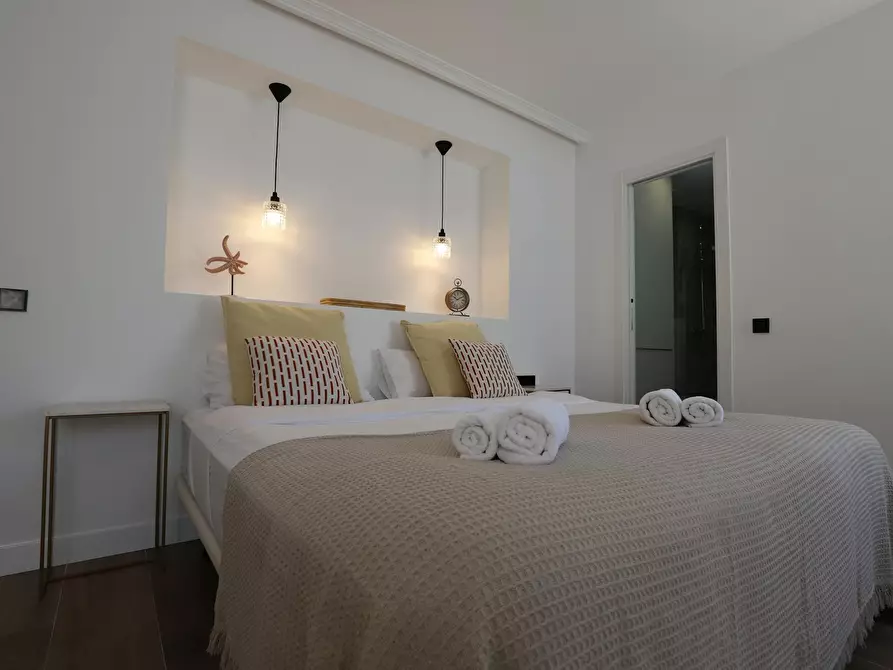 Immagine 4 di Appartamento in affitto  in Calle de Leganitos a Madrid