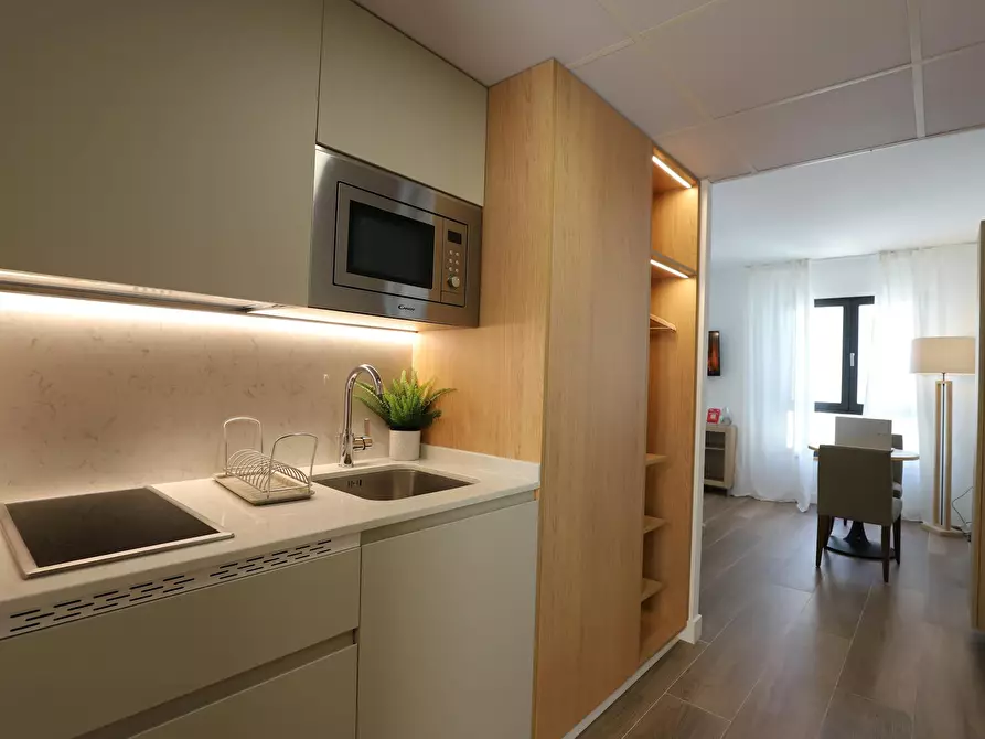 Immagine 9 di Appartamento in affitto  in Calle de Leganitos a Madrid
