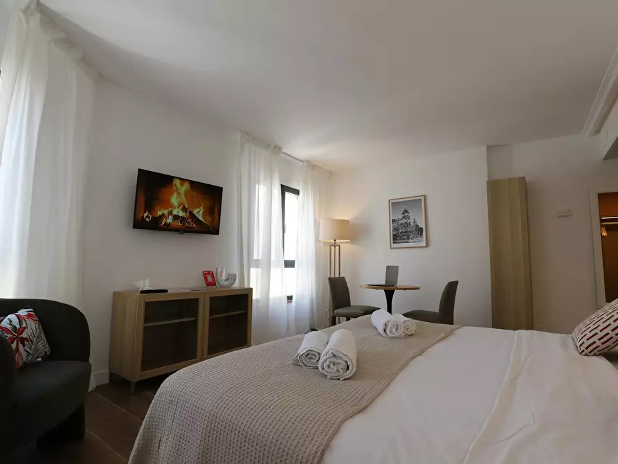 Immagine 7 di Appartamento in affitto  in Calle de Leganitos a Madrid