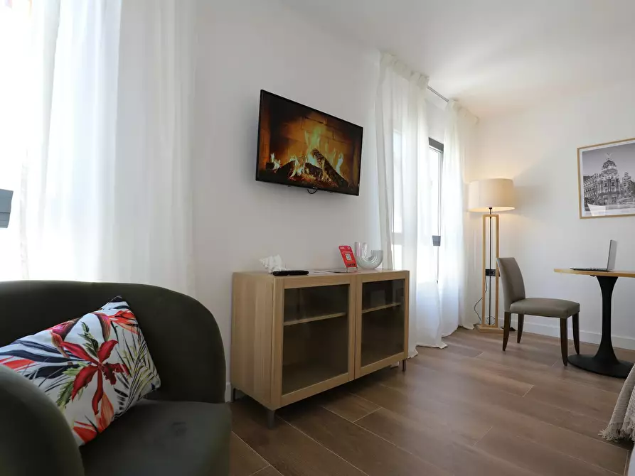 Immagine 10 di Appartamento in affitto  in Calle de Leganitos a Madrid