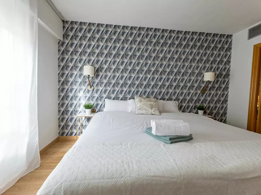 Immagine 6 di Appartamento in affitto  in Calle de Leganitos a Madrid