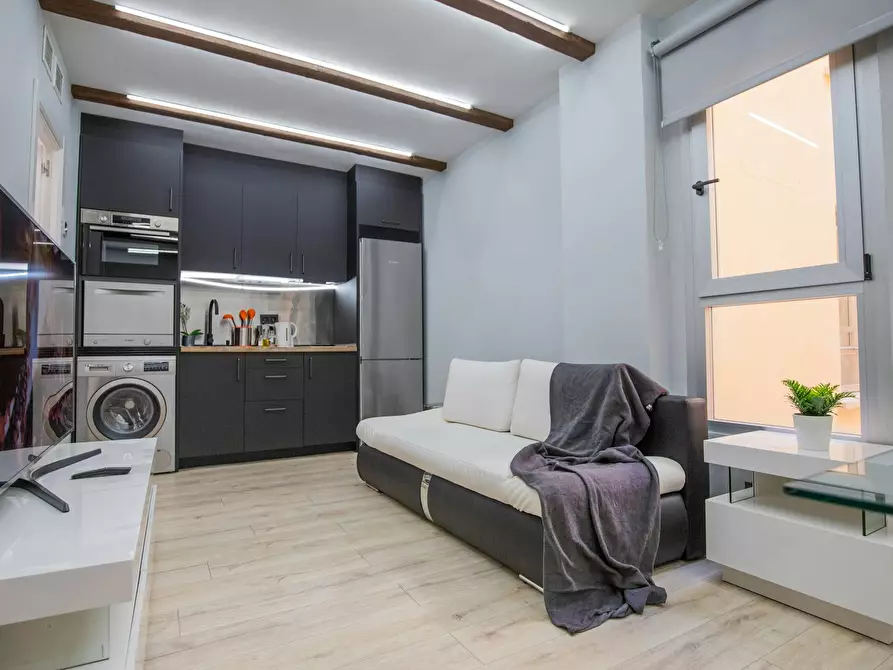 Immagine 2 di Appartamento in affitto  in Calle de Leganitos a Madrid