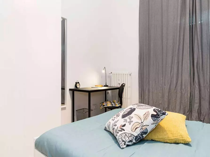 Immagine 4 di Camera in affitto  in Via Delle Betulle a Milano