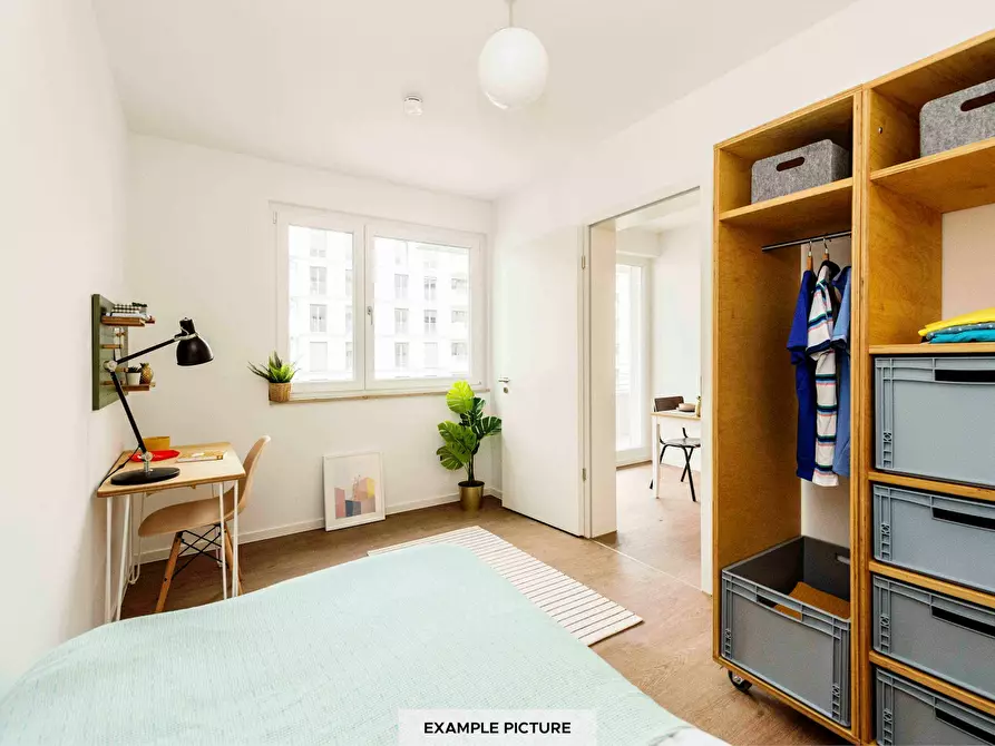 Immagine 2 di Camera in affitto  in Klara-Franke-Straße a Berlin