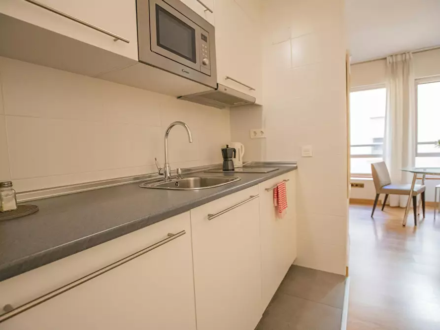 Immagine 9 di Appartamento in affitto  in Calle de Leganitos a Madrid