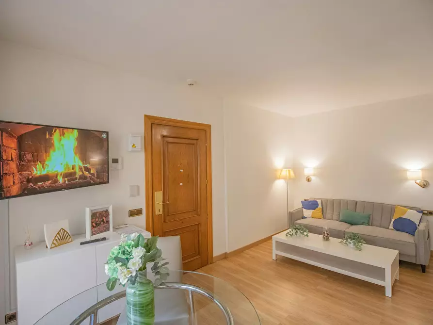 Immagine 2 di Appartamento in affitto  in Calle de Leganitos a Madrid