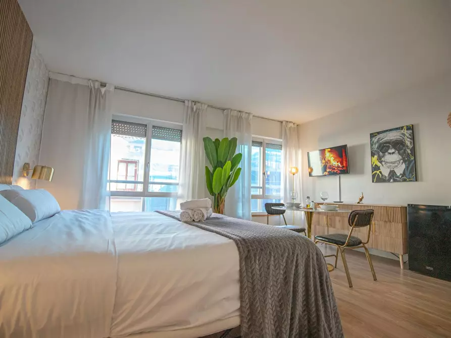 Immagine 9 di Appartamento in affitto  in Calle de Leganitos a Madrid
