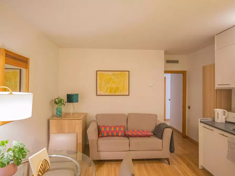Immagine 2 di Appartamento in affitto  in Calle de Leganitos a Madrid