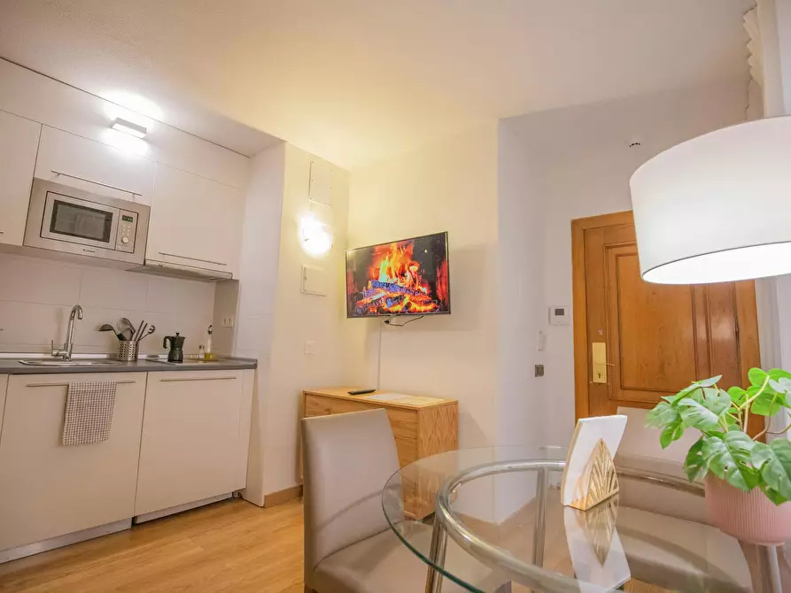 Immagine 9 di Appartamento in affitto  in Calle de Leganitos a Madrid