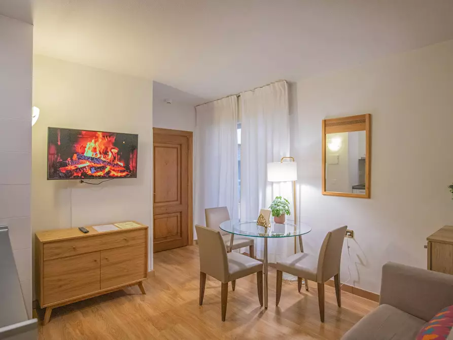 Immagine 5 di Appartamento in affitto  in Calle de Leganitos a Madrid