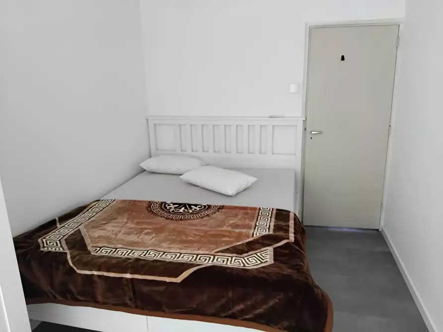 Immagine 2 di Camera in affitto  in Tholenstraat a Rotterdam
