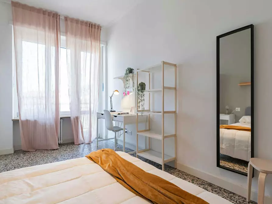 Immagine 1 di Camera in affitto  in Piazza Carducci a Torino