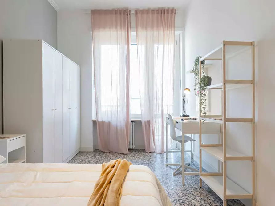 Immagine 6 di Camera in affitto  in Piazza Carducci a Torino