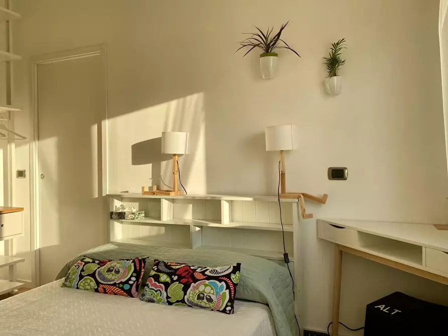 Immagine 5 di Camera in affitto  in Via Sesto Calende a Milano