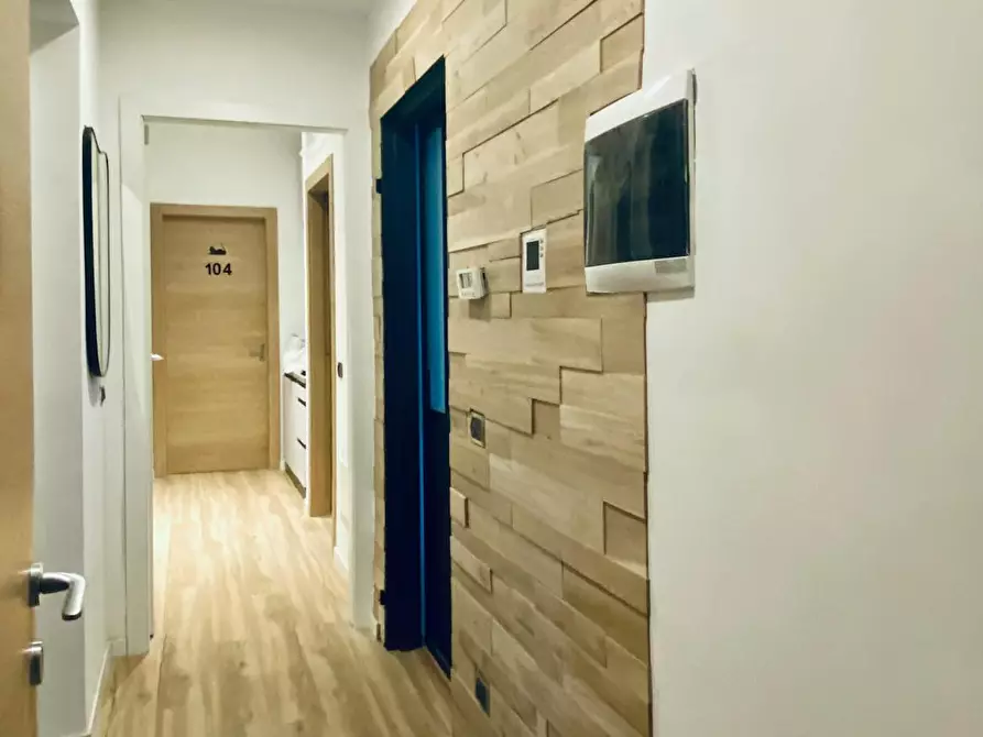 Immagine 10 di Camera in affitto  in Via Sesto Calende a Milano