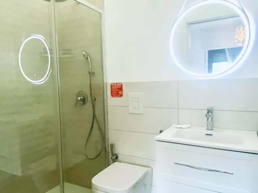 Immagine 3 di Camera in affitto  in Via Sesto Calende a Milano