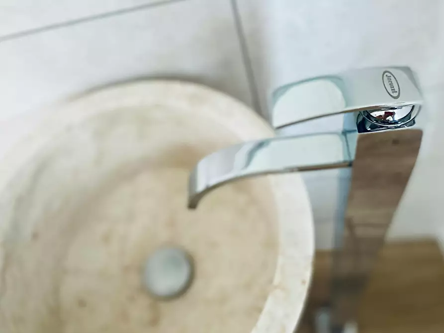 Immagine 8 di Camera in affitto  in Via Sesto Calende a Milano