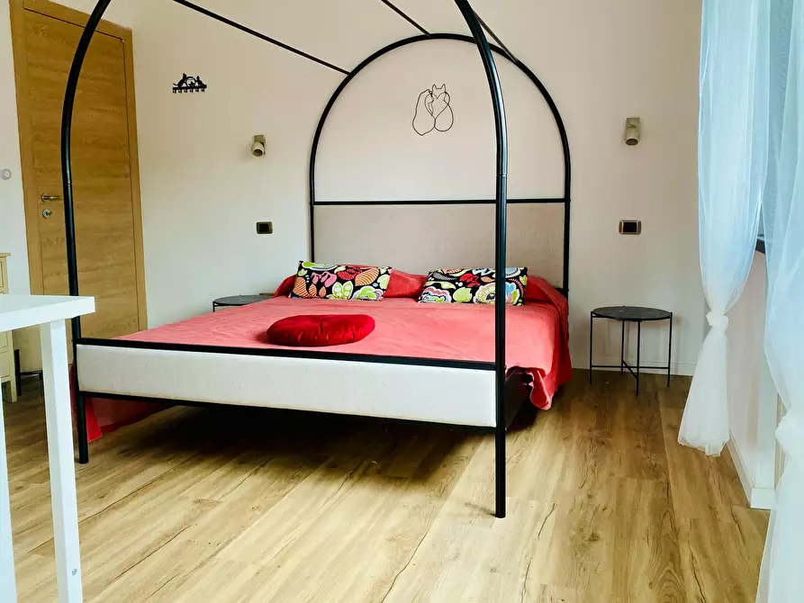 Immagine 4 di Camera in affitto  in Via Sesto Calende a Milano