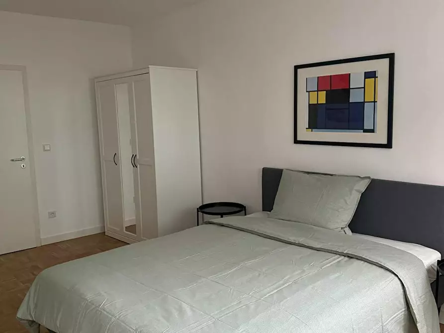 Immagine 2 di Camera in affitto  in Roßstraße a Düsseldorf