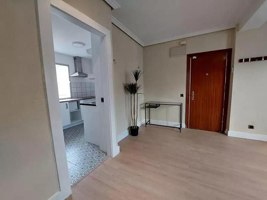 Immagine 5 di Appartamento in affitto  in Calle de Ramiro II a Madrid