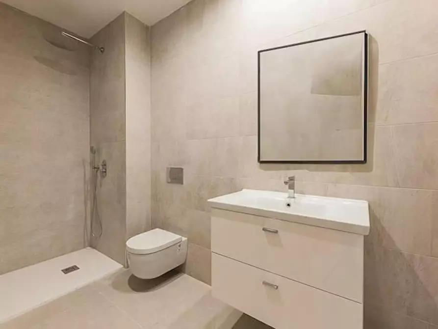 Immagine 2 di Appartamento in affitto  in Calle del Pinar del Rey a Madrid