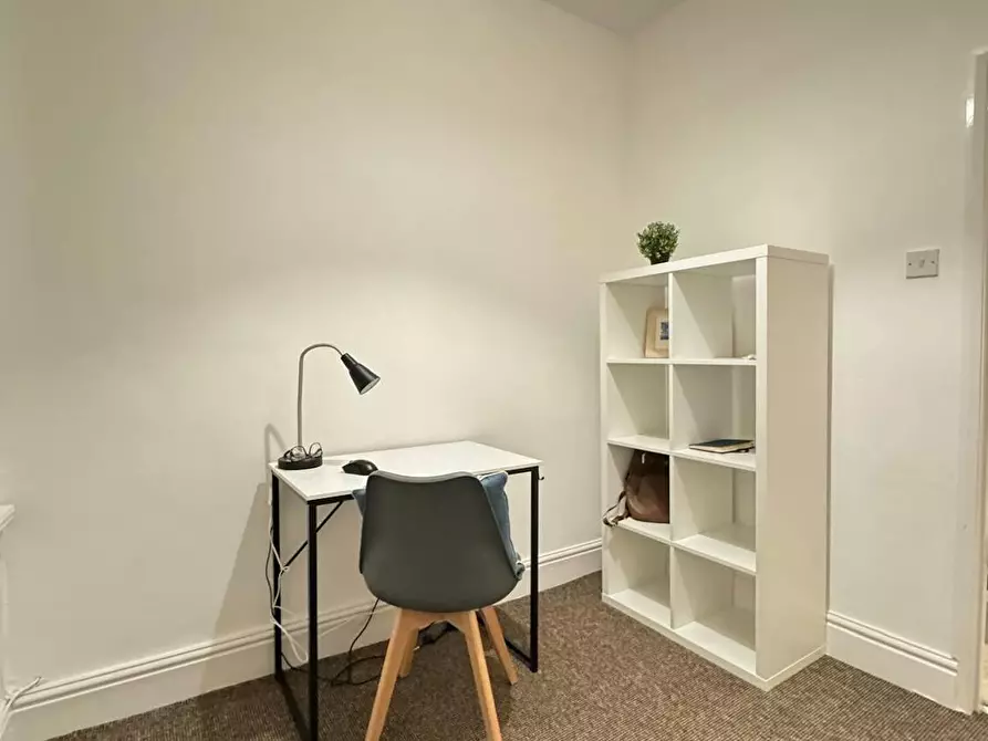 Immagine 6 di Camera in affitto  in Tweed Street a 