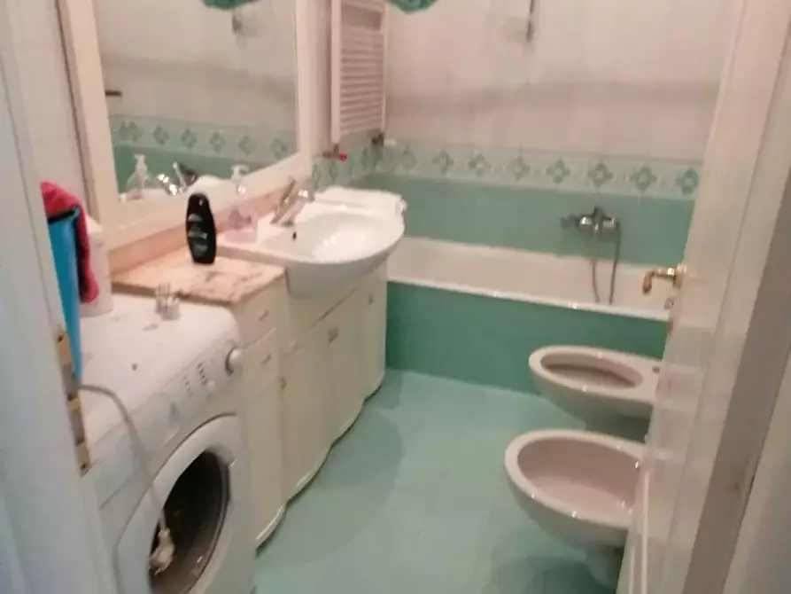 Immagine 4 di Camera condivisa in affitto  in Via Leonardo Greppi a Roma