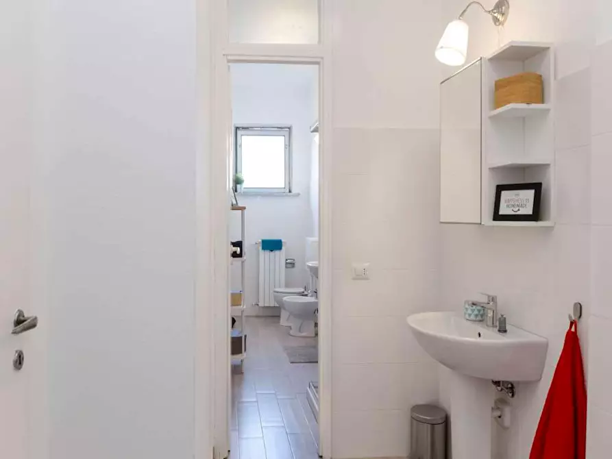 Immagine 10 di Camera in affitto  in Via dei Pioppi a Buccinasco