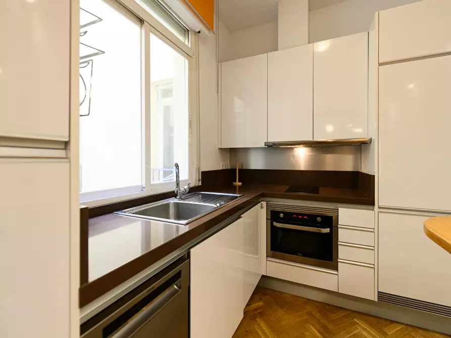 Immagine 5 di Appartamento in affitto  in Calle del Postigo de San Martín a Madrid
