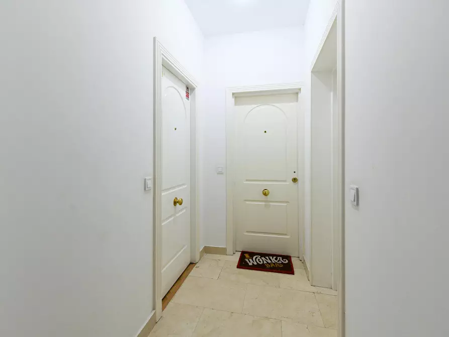 Immagine 6 di Appartamento in affitto  in Calle del Postigo de San Martín a Madrid