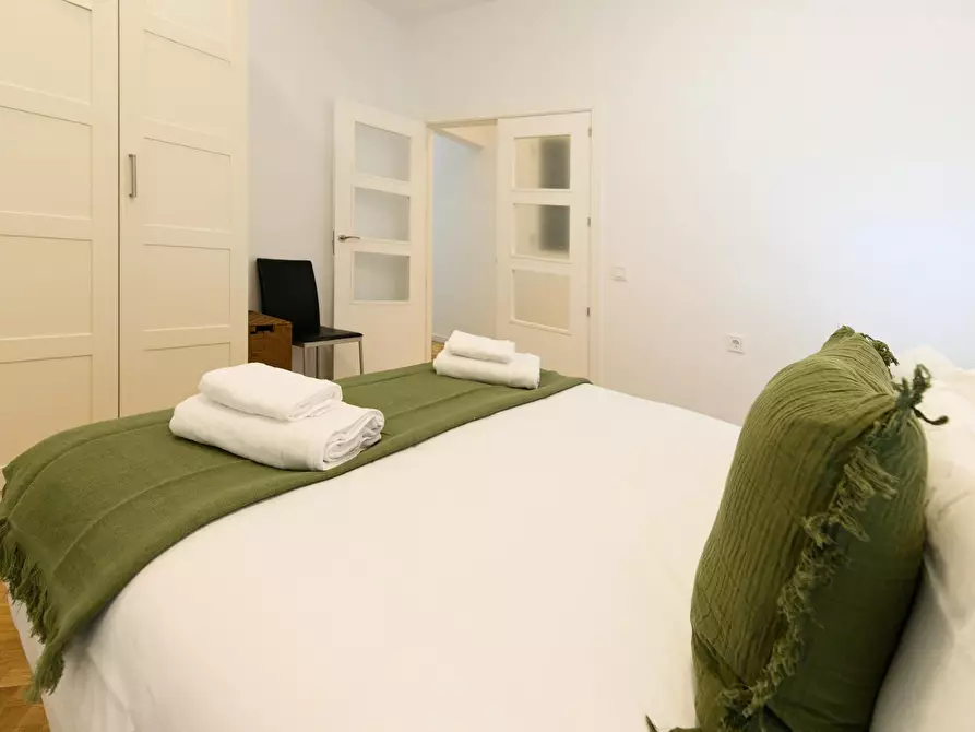 Immagine 2 di Appartamento in affitto  in Calle del Postigo de San Martín a Madrid