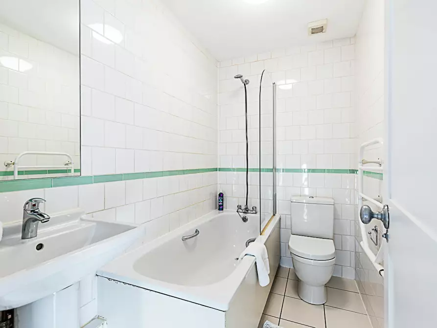 Immagine 6 di Appartamento in affitto  in Gunter Grove a Kensington