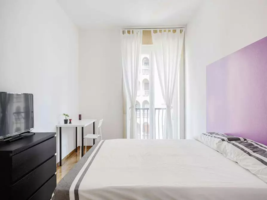 Immagine 2 di Camera in affitto  in Viale Tunisia a Milano