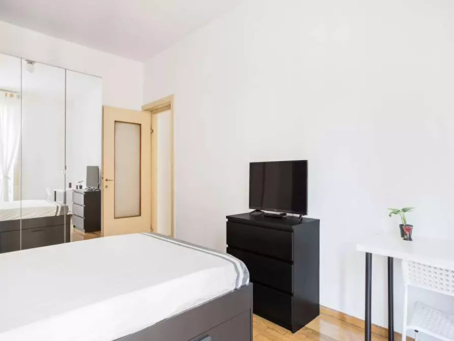 Immagine 3 di Camera in affitto  in Viale Tunisia a Milano