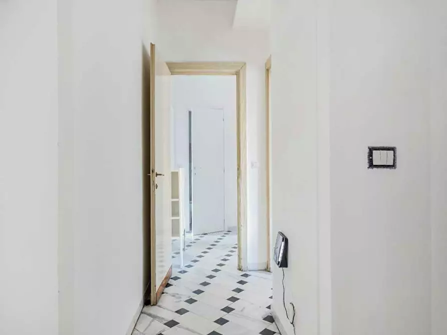 Immagine 10 di Camera in affitto  in Viale Tunisia a Milano