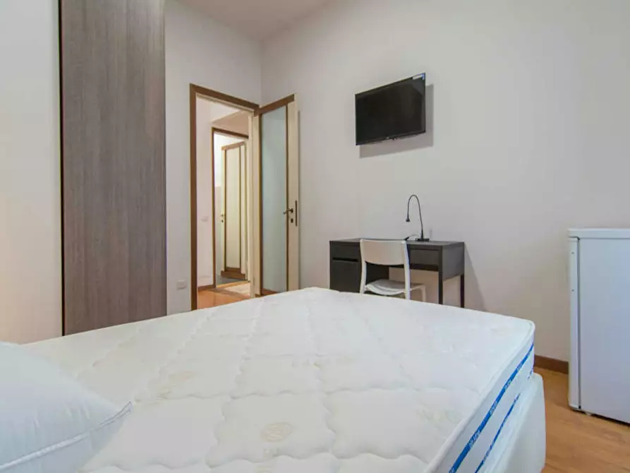Immagine 2 di Camera in affitto  in Via Rodolfo Farneti a Milano