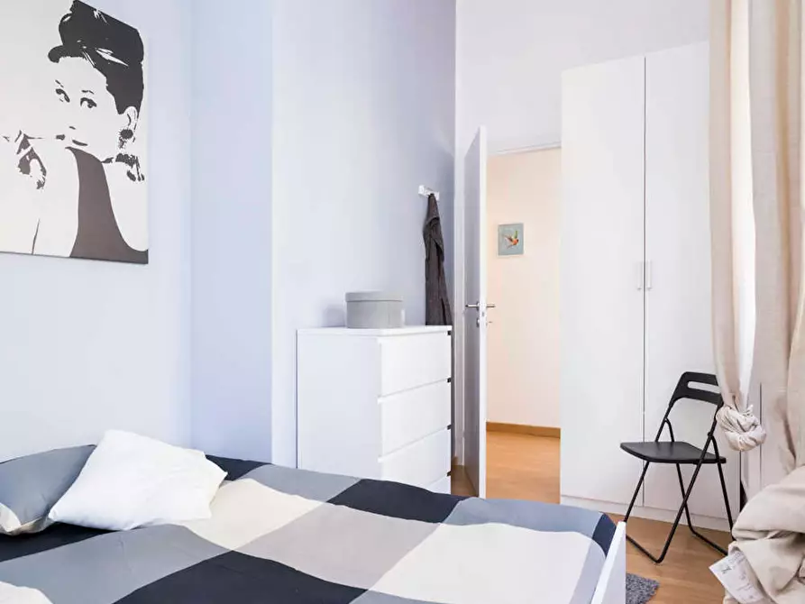 Immagine 3 di Camera in affitto  in Via Legnone a Milano